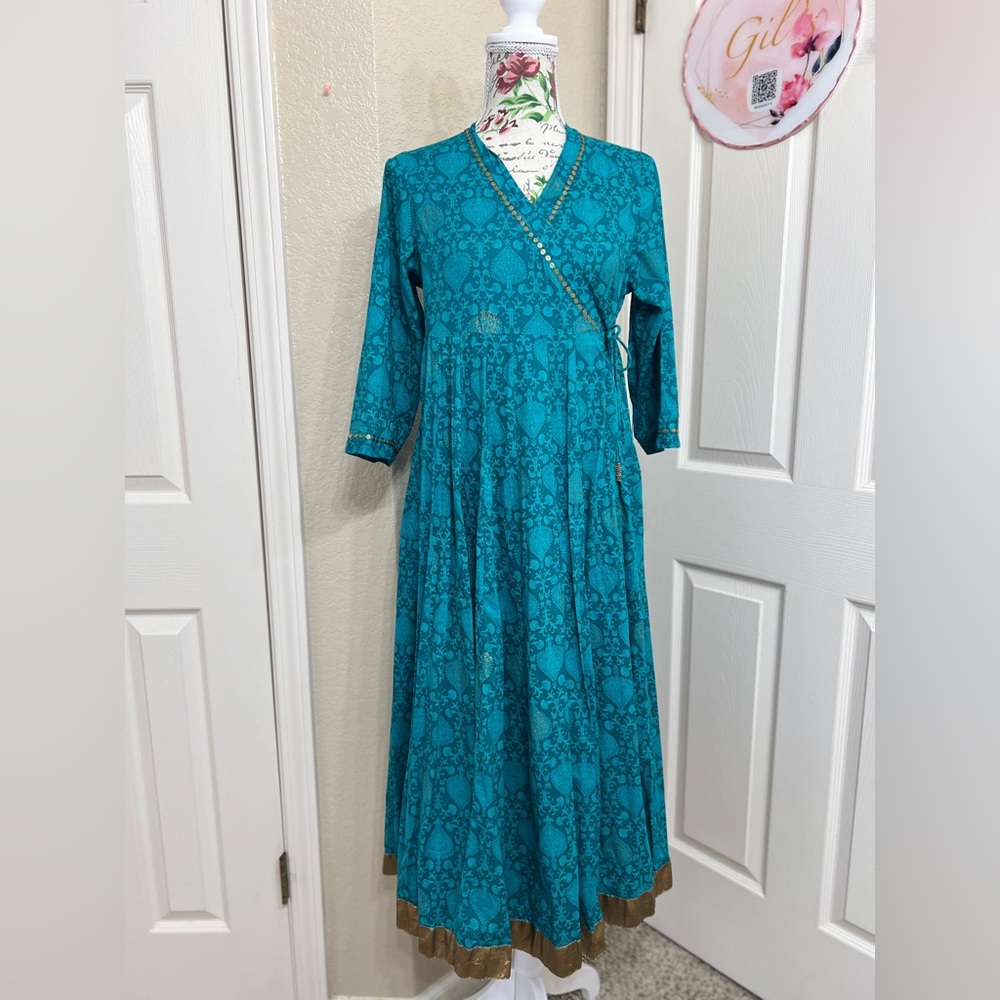 Chic Teal and Gold Long Sleeve Dress